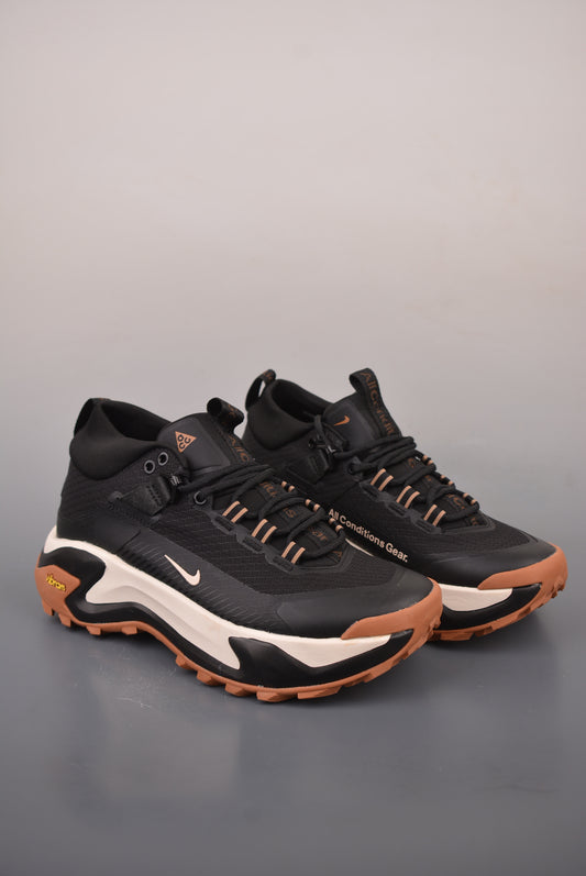 Nike ACG Mountain Fly Low GTX SE "Black/Gum"